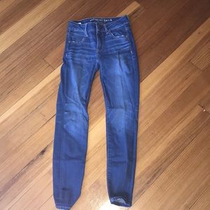 light wash american eagle skinny jeans